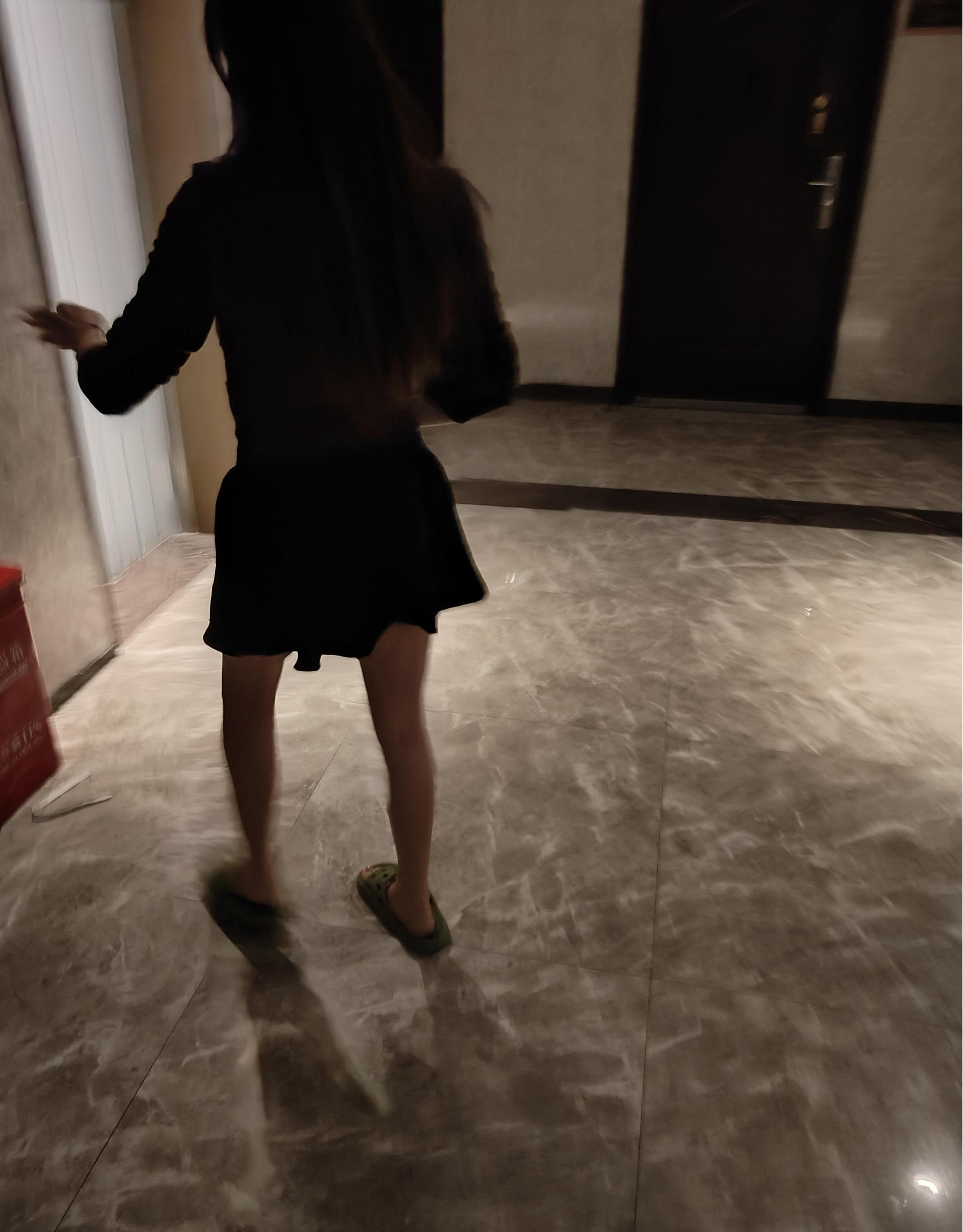 反差女大研究生和人妻教师