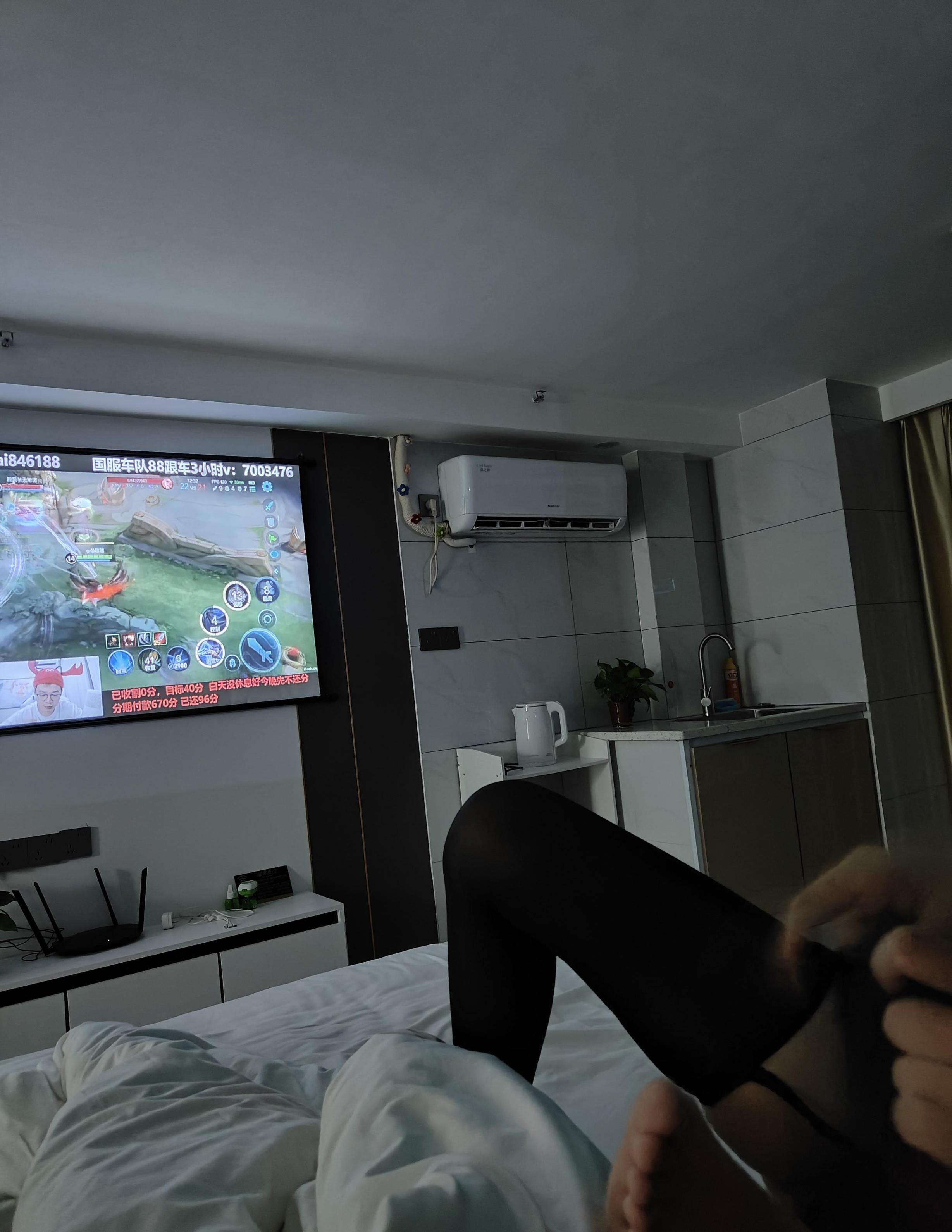 反差女大研究生和人妻教师