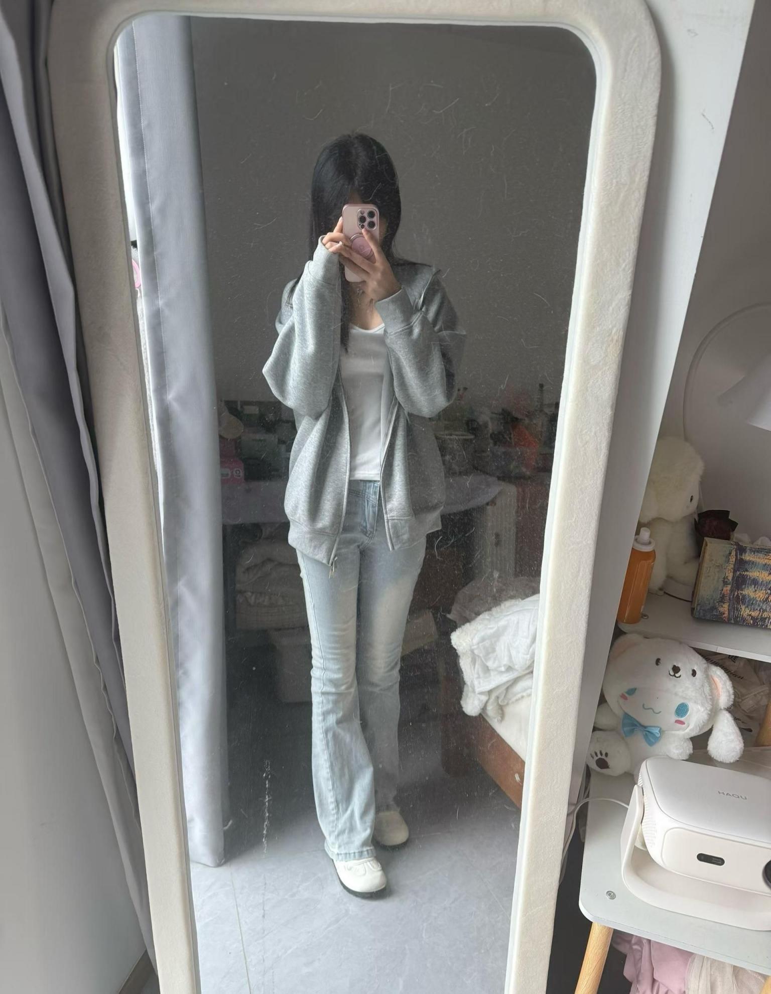 反差女大研究生和人妻教师