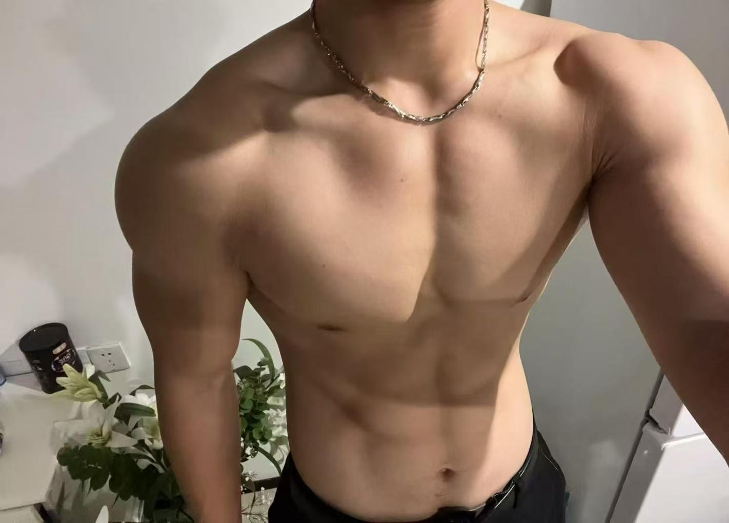 反差女大研究生和人妻教师