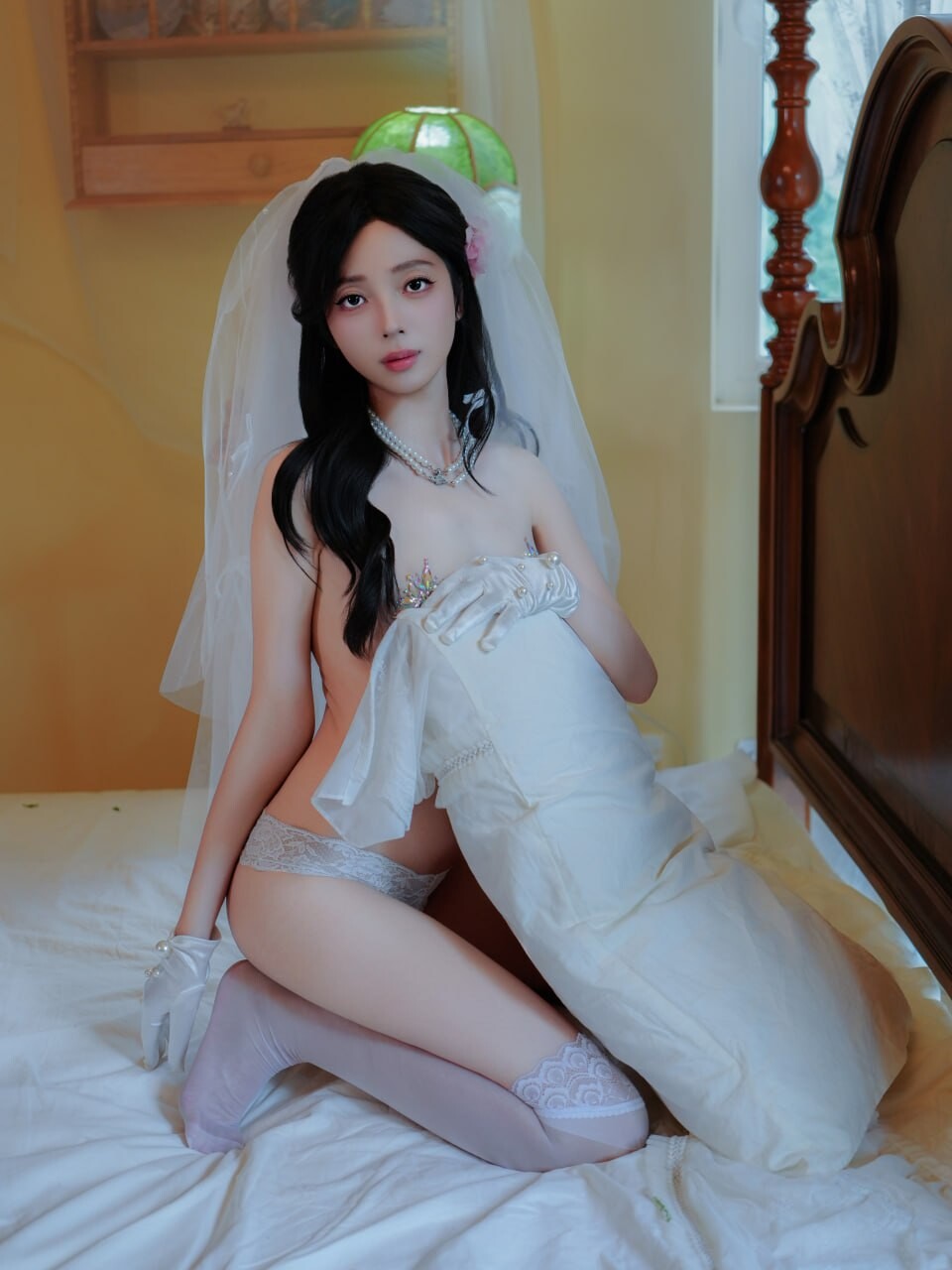 [婚纱写真]洁白婚纱 有漏奶子 朱朱上架婚纱套图 她穿上婚纱样子能不能满足你的幻想呢