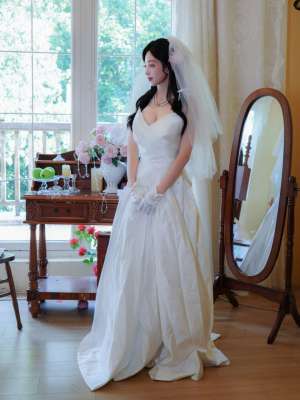 [婚纱写真]洁白婚纱 有漏奶子  朱朱上架婚纱套图 她穿上婚纱样子能不能满足你的幻想呢