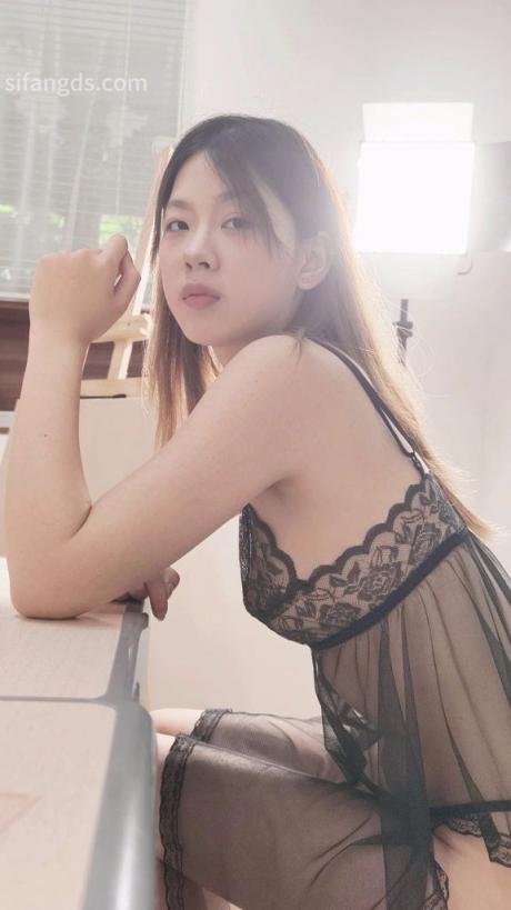 不知名国模大尺度人体私拍套图