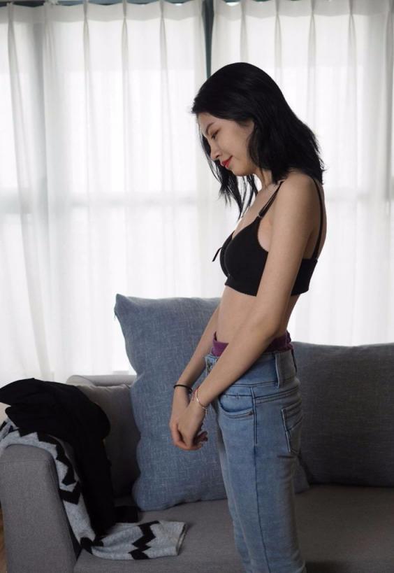 国模晨晨大尺度人体私拍套图