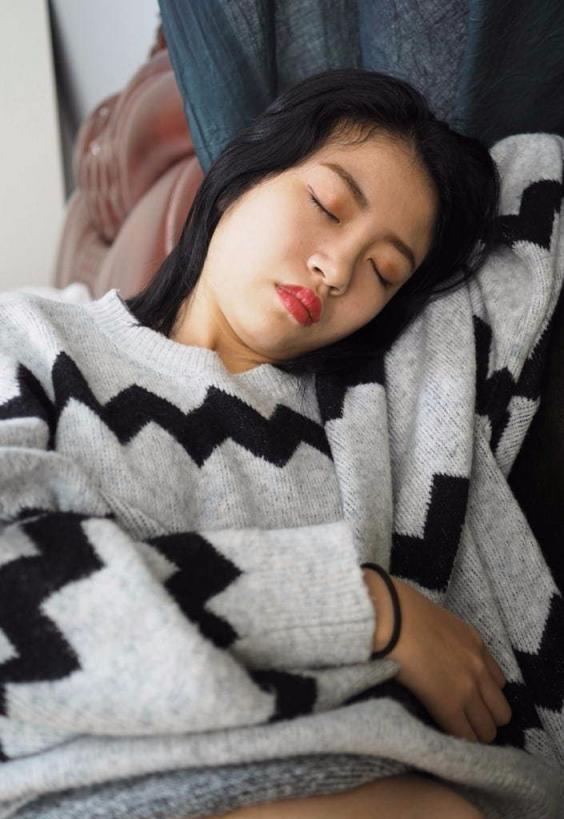 国模晨晨大尺度人体私拍套图