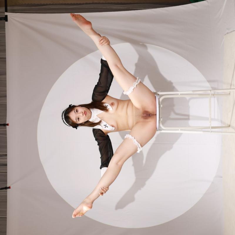 一字马看起来爽极了