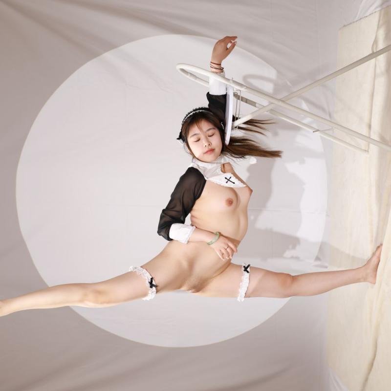 一字马看起来爽极了