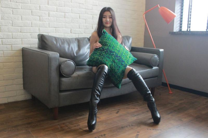 这肉体看起来还是比较不错的挺嫩