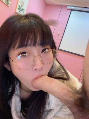 [少妇口交]清晨一口 神清气爽 当她们含情脉脉的望着那个巨阳之物，吞吐之间全是深情，就问你心动不