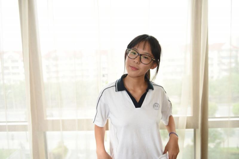 校服眼镜土妹子