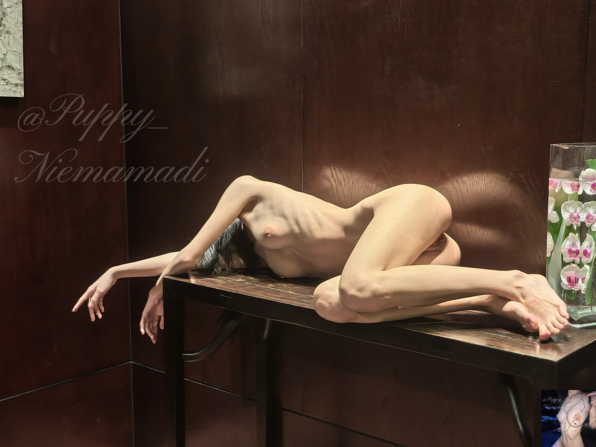 在校乳环白虎少--穿孔