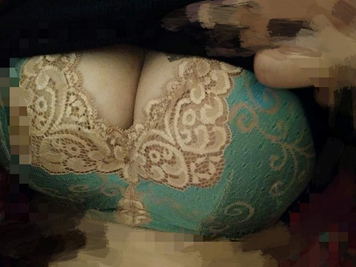 珍藏级美乳、看美乳即有美好心情