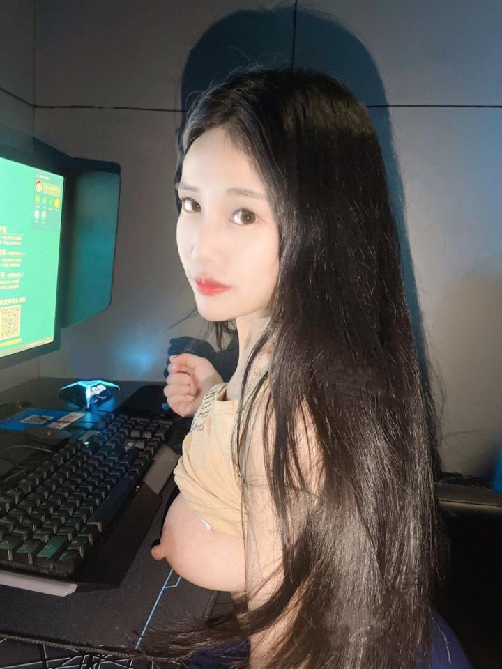 深圳小梨涡深耕网黄露出之路