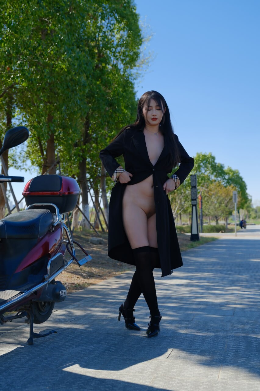 [户外露出]露出美学，克制、风险与身体意识的交汇