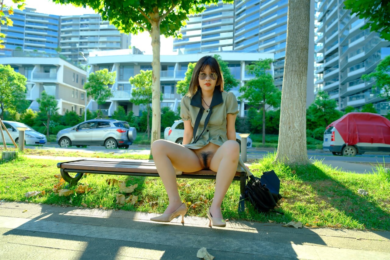 [户外露出]露出美学，克制、风险与身体意识的交汇