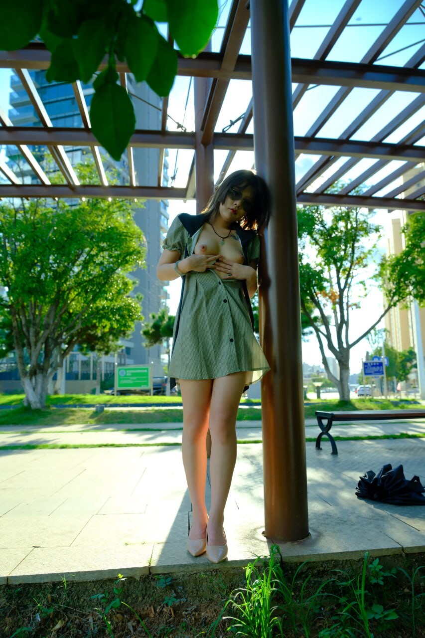 [户外露出]露出美学，克制、风险与身体意识的交汇