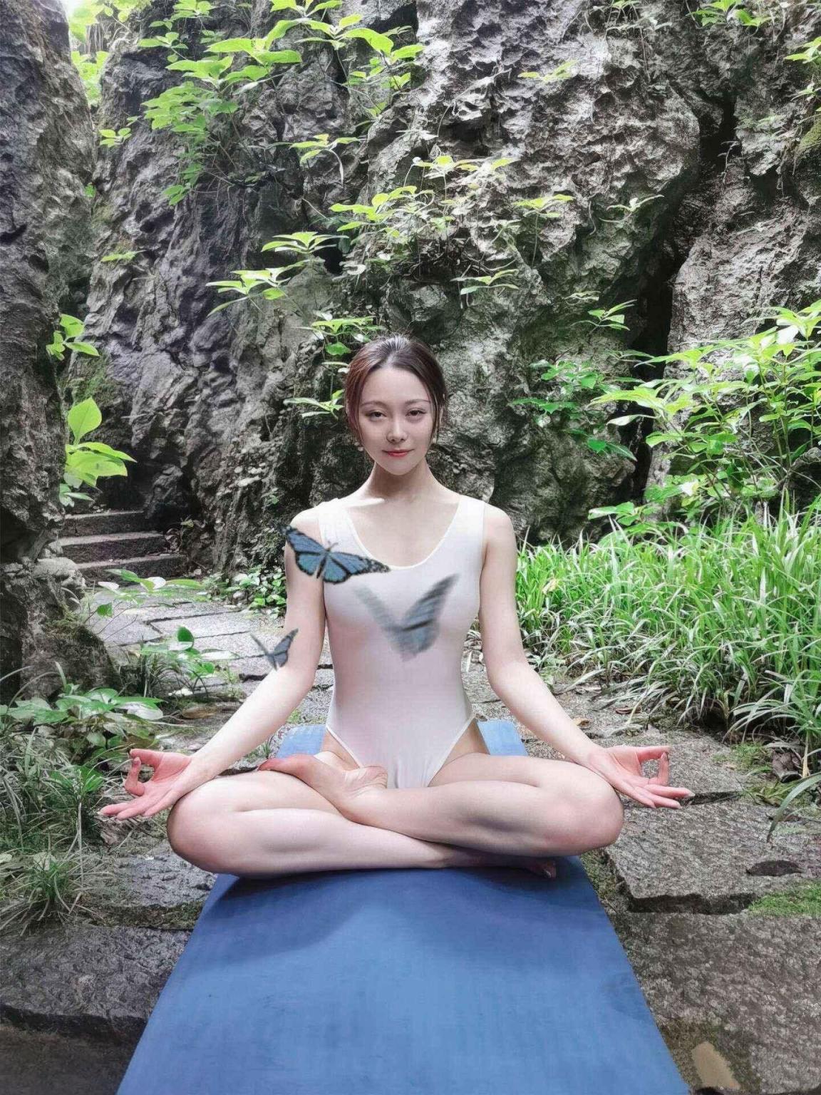 鹿鹿_大尺度露点流出