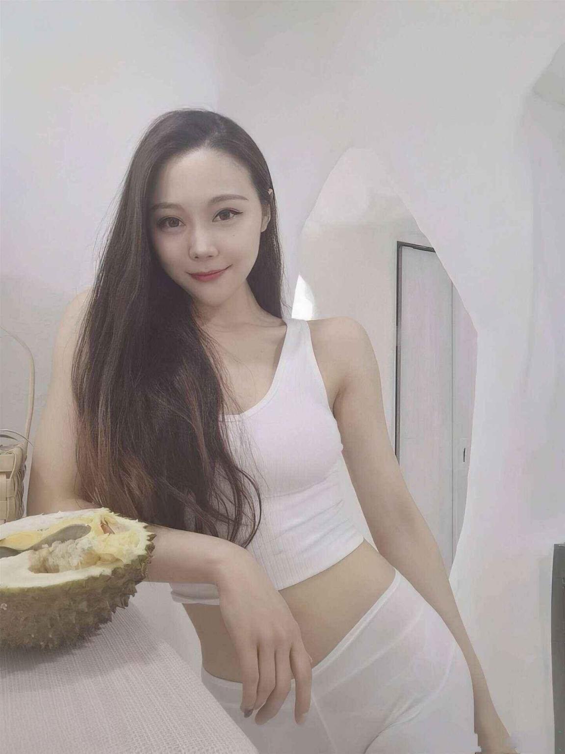 鹿鹿_大尺度露点流出