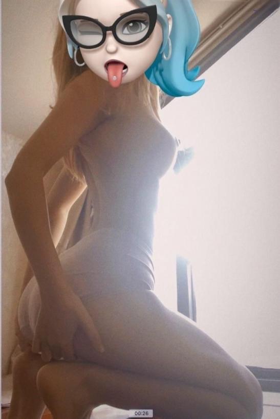 反差婊来吧，宝贝，先喂饱我这张嘴再说别的……